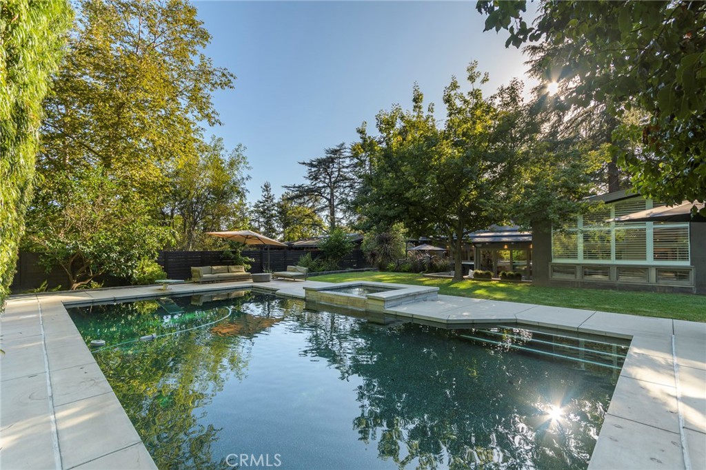 5128 Hillard