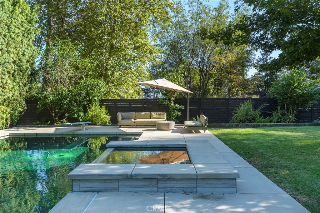 5128 Hillard