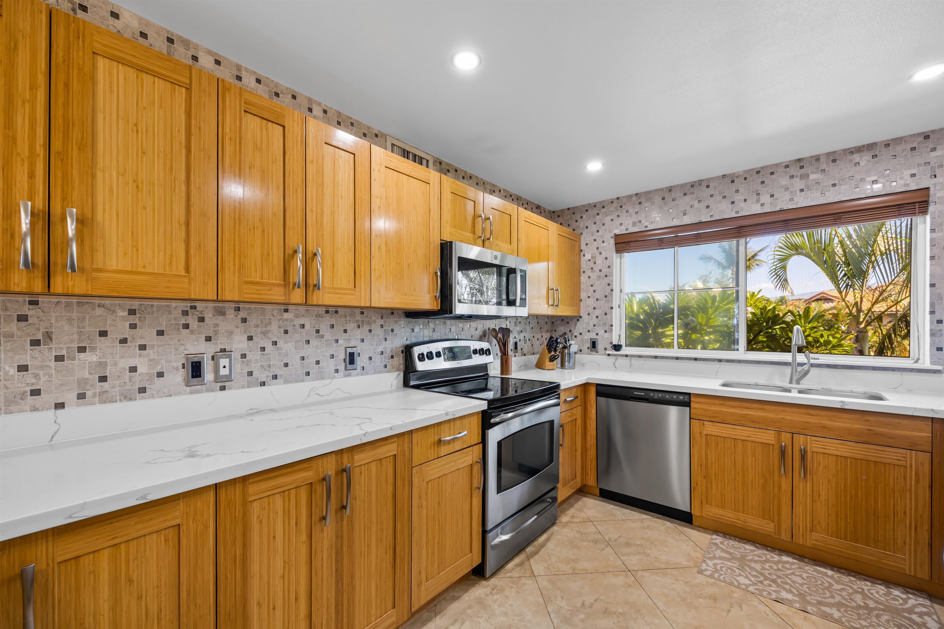 46 Kai Makani Loop Unit: 46-203