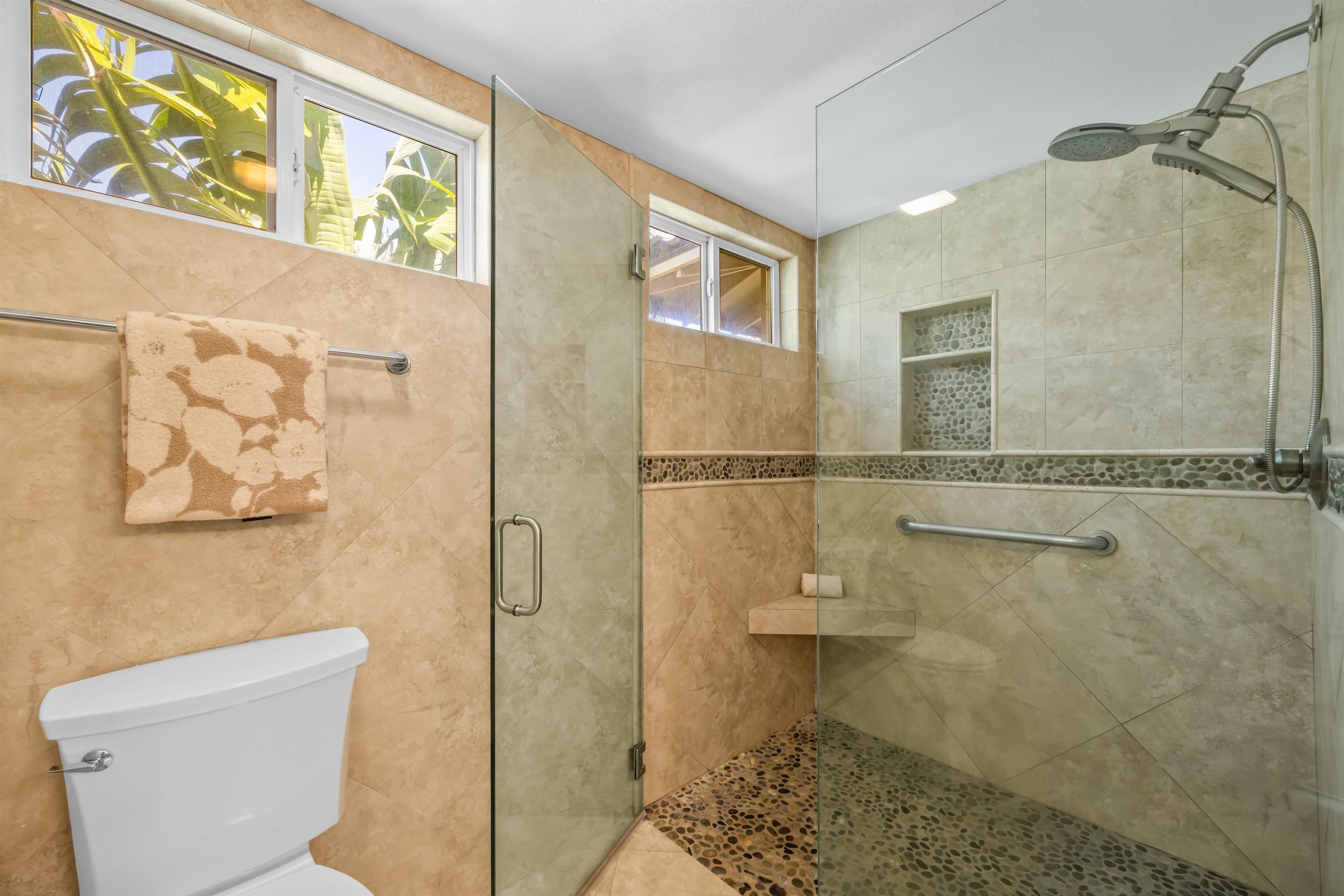 46 Kai Makani Loop Unit: 46-203