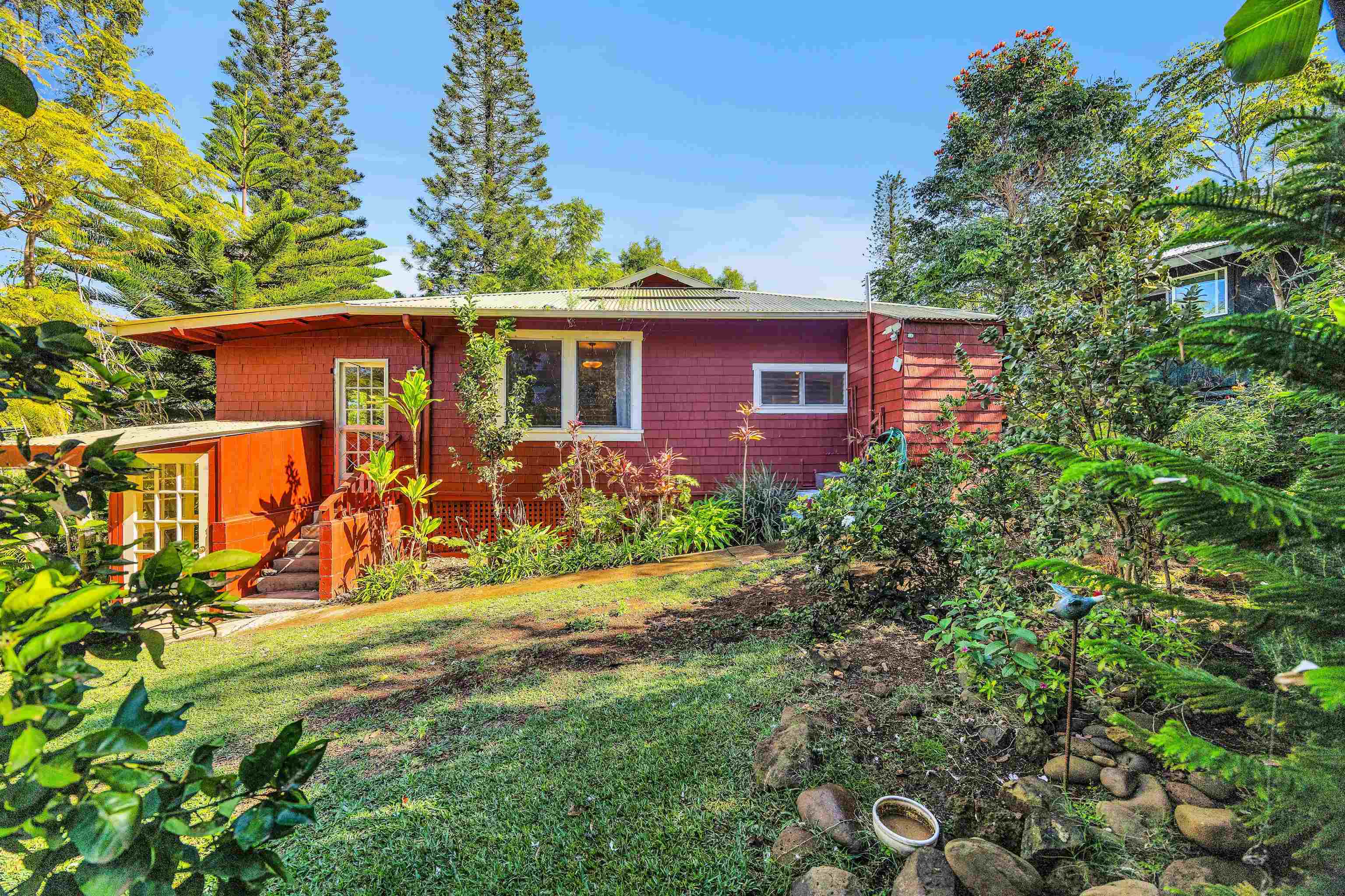 1260 Makawao Ave
