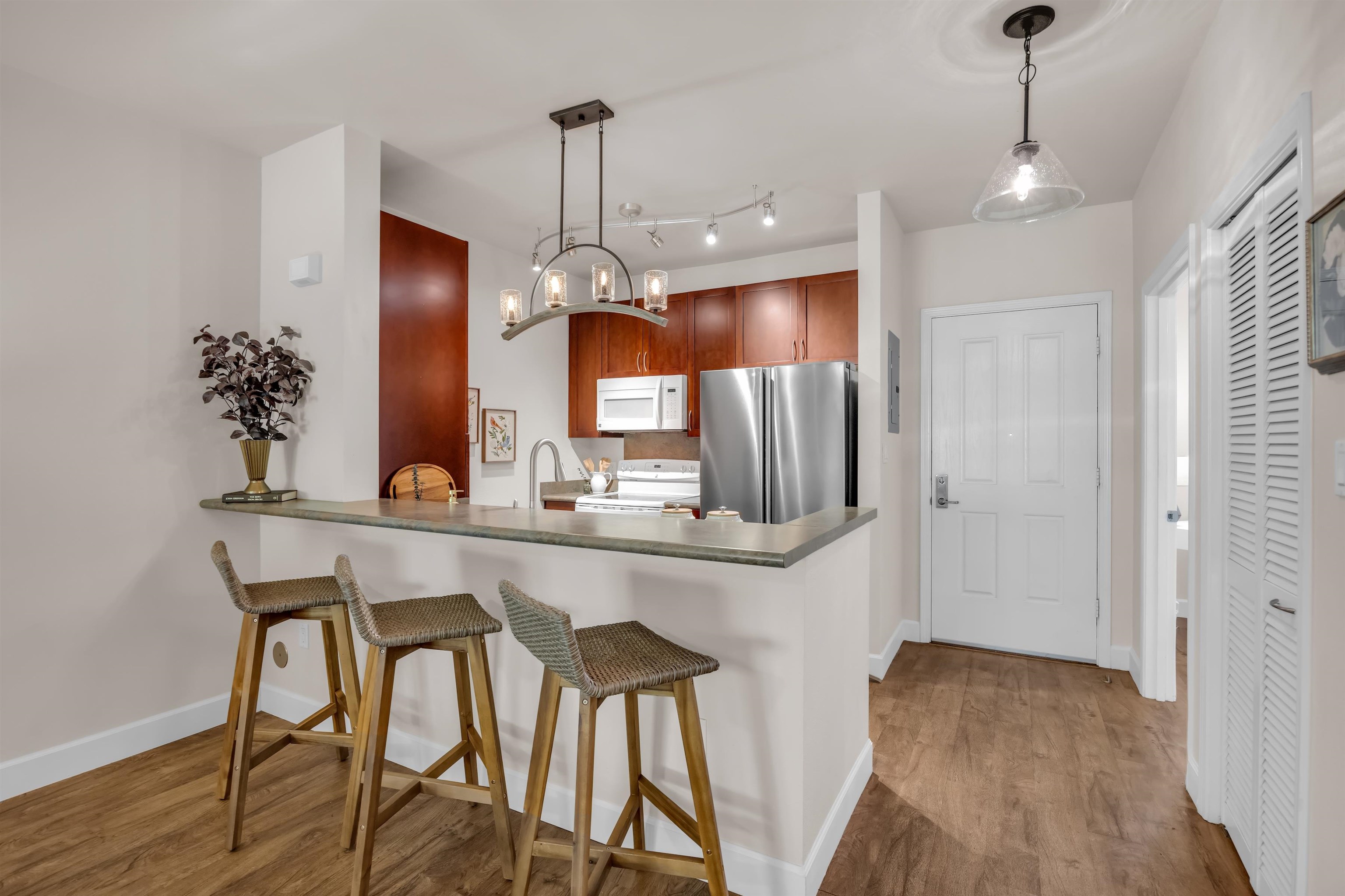 139 Hoowaiwai Loop Unit: 2602