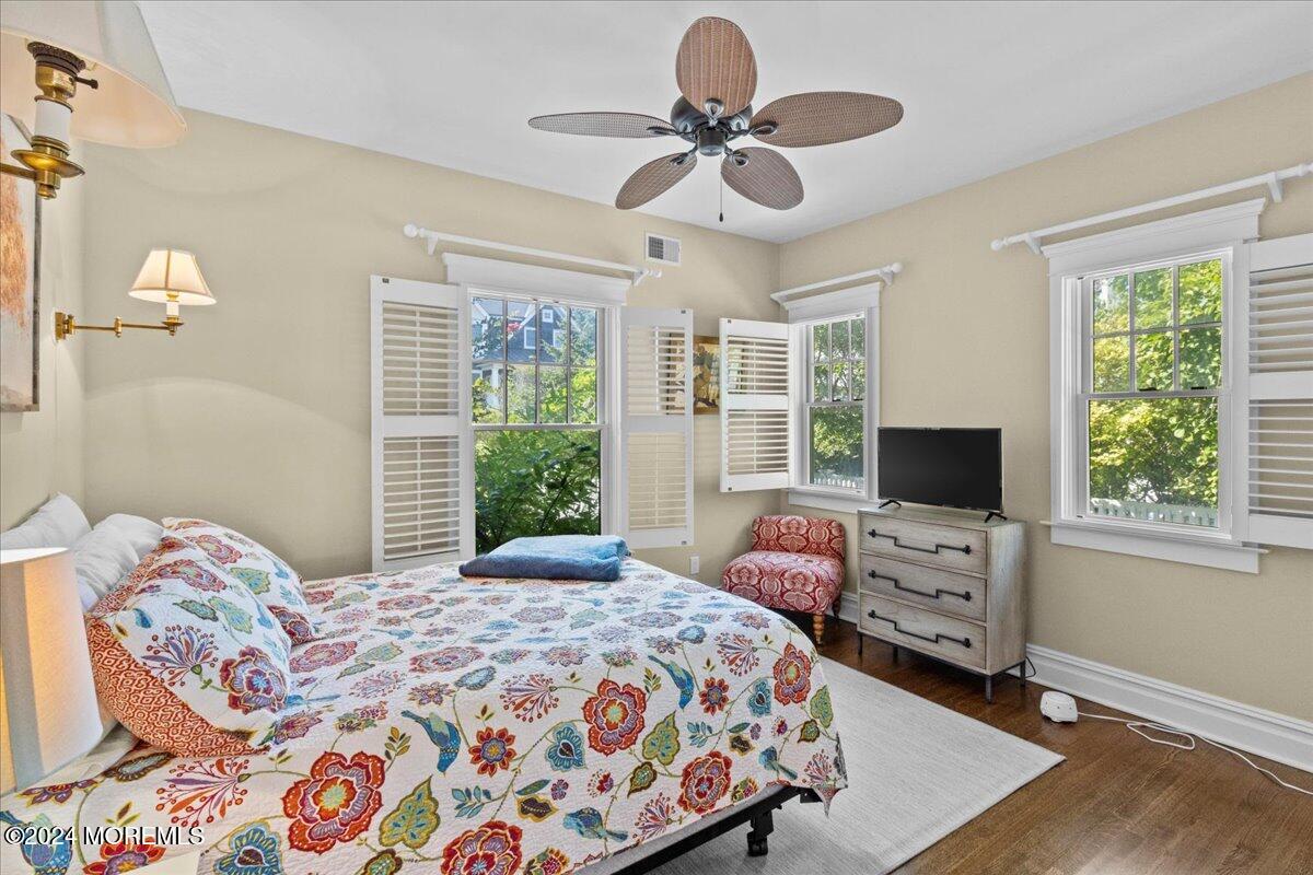 1123 Barnegat Lane