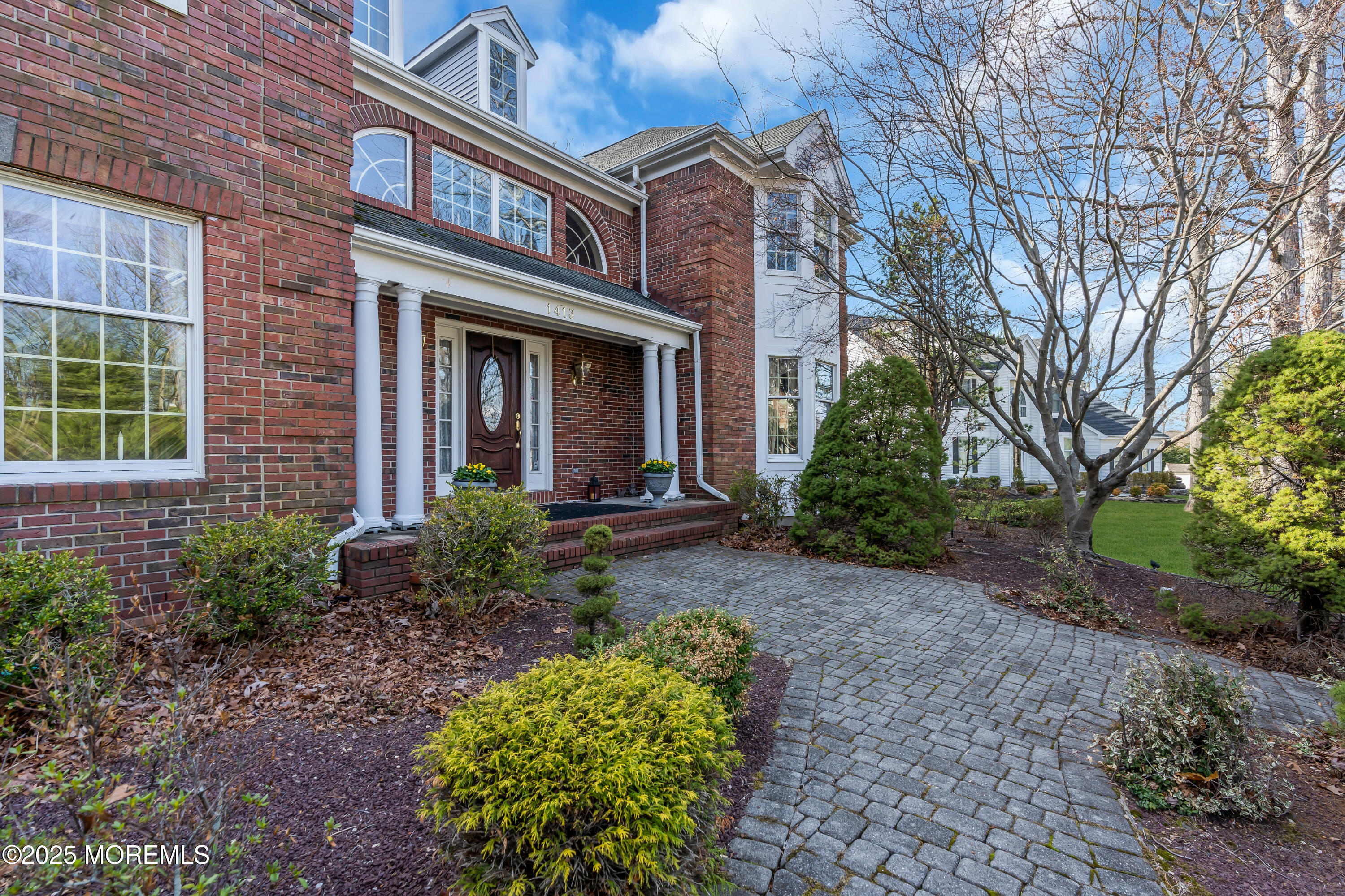 1413 Crabapple Drive