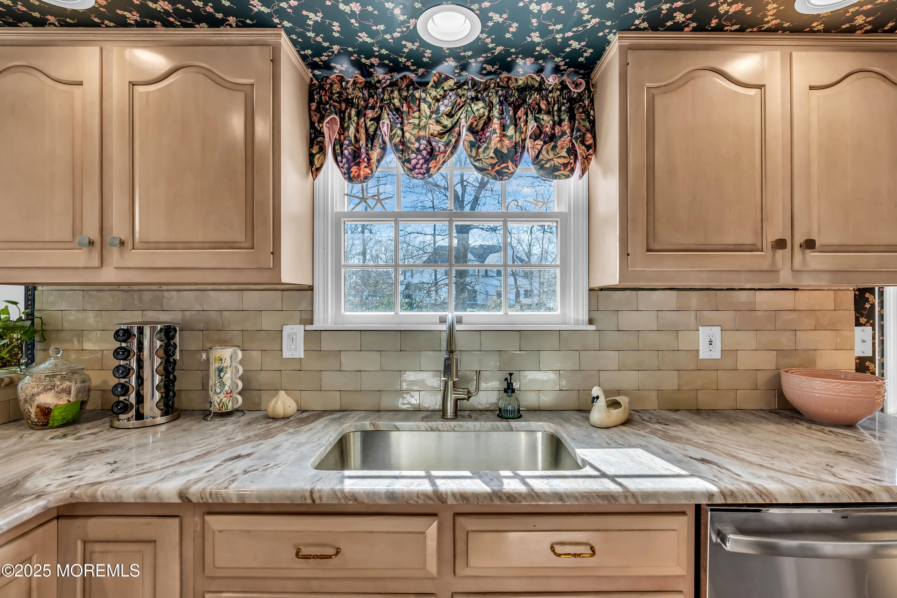 1413 Crabapple Drive