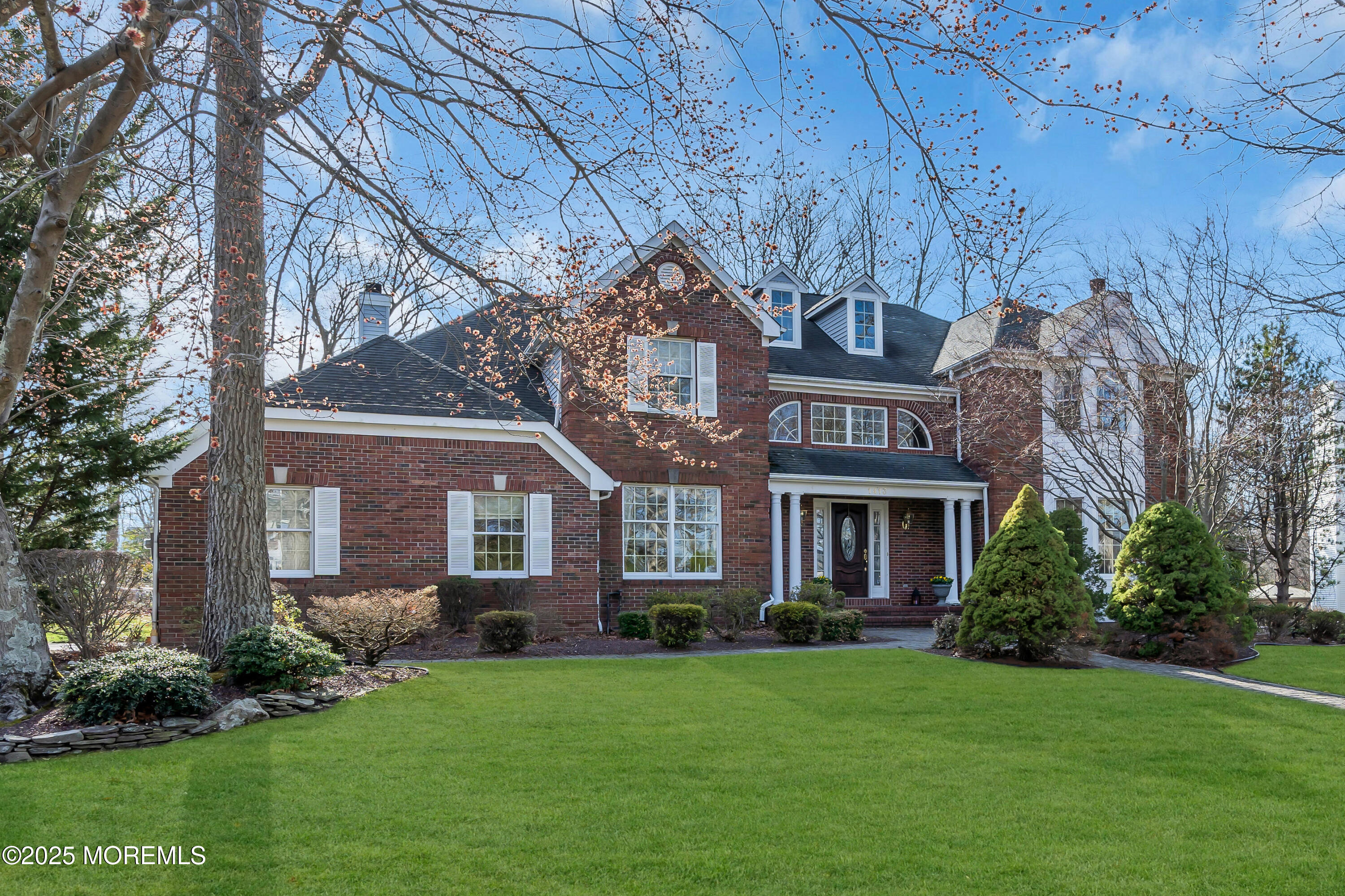 1413 Crabapple Drive