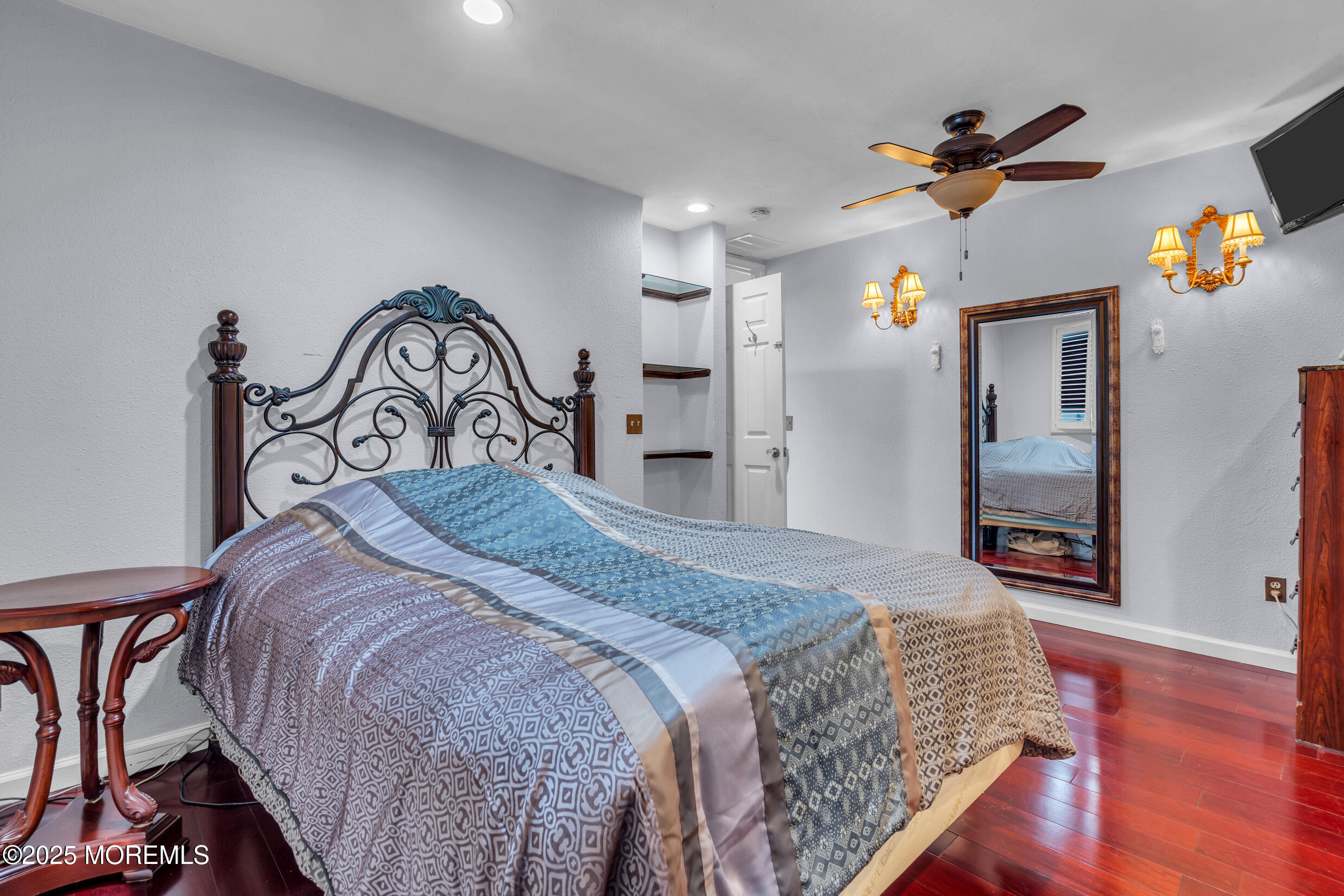 421 Laurel Boulevard