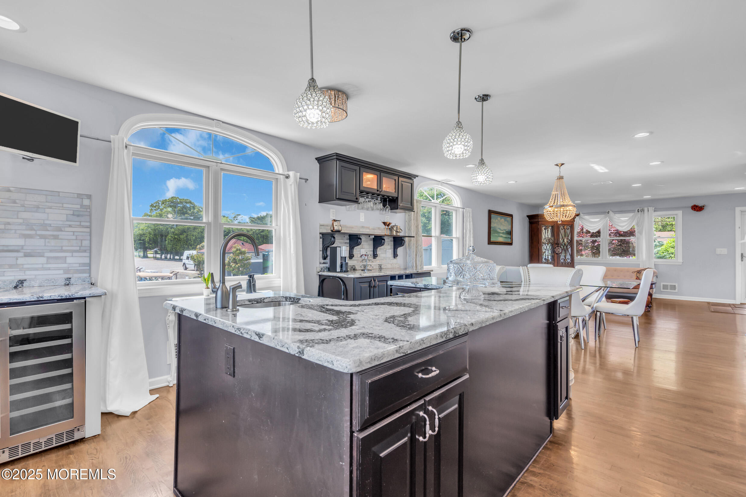 421 Laurel Boulevard