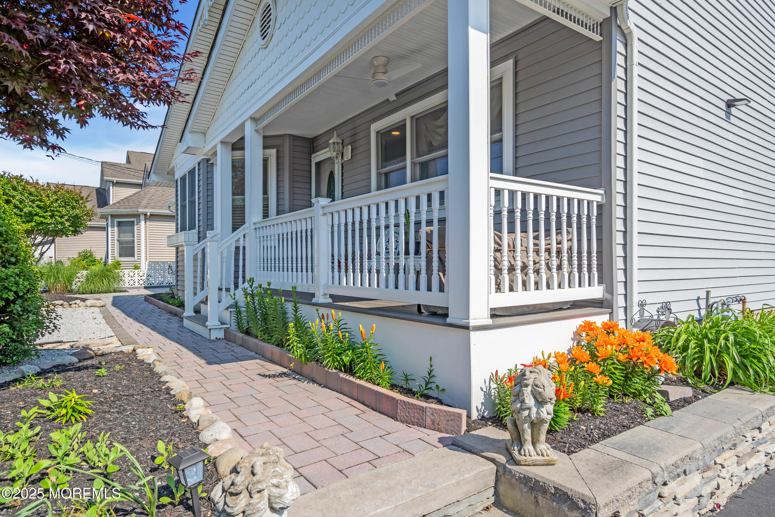 421 Laurel Boulevard