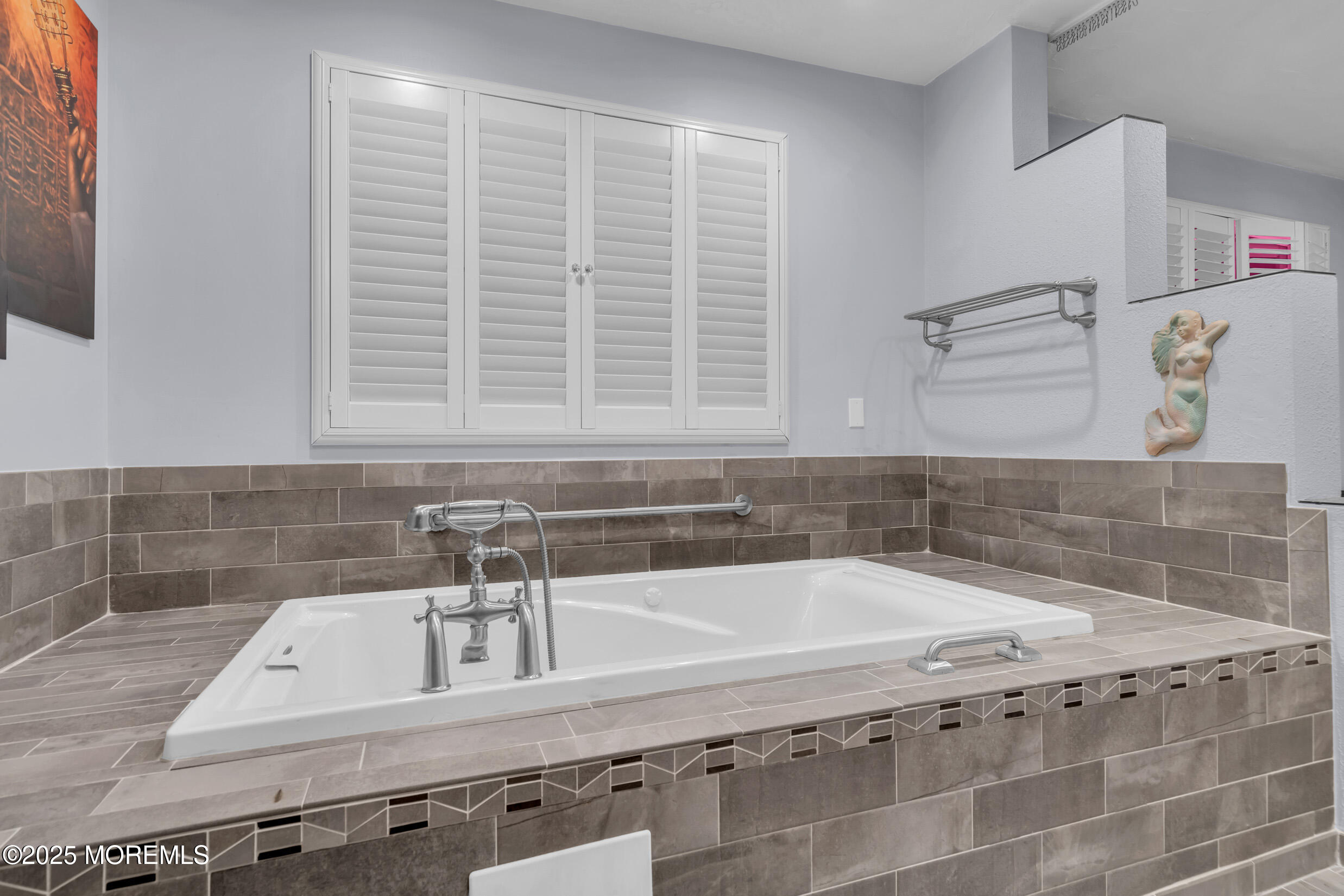 421 Laurel Boulevard