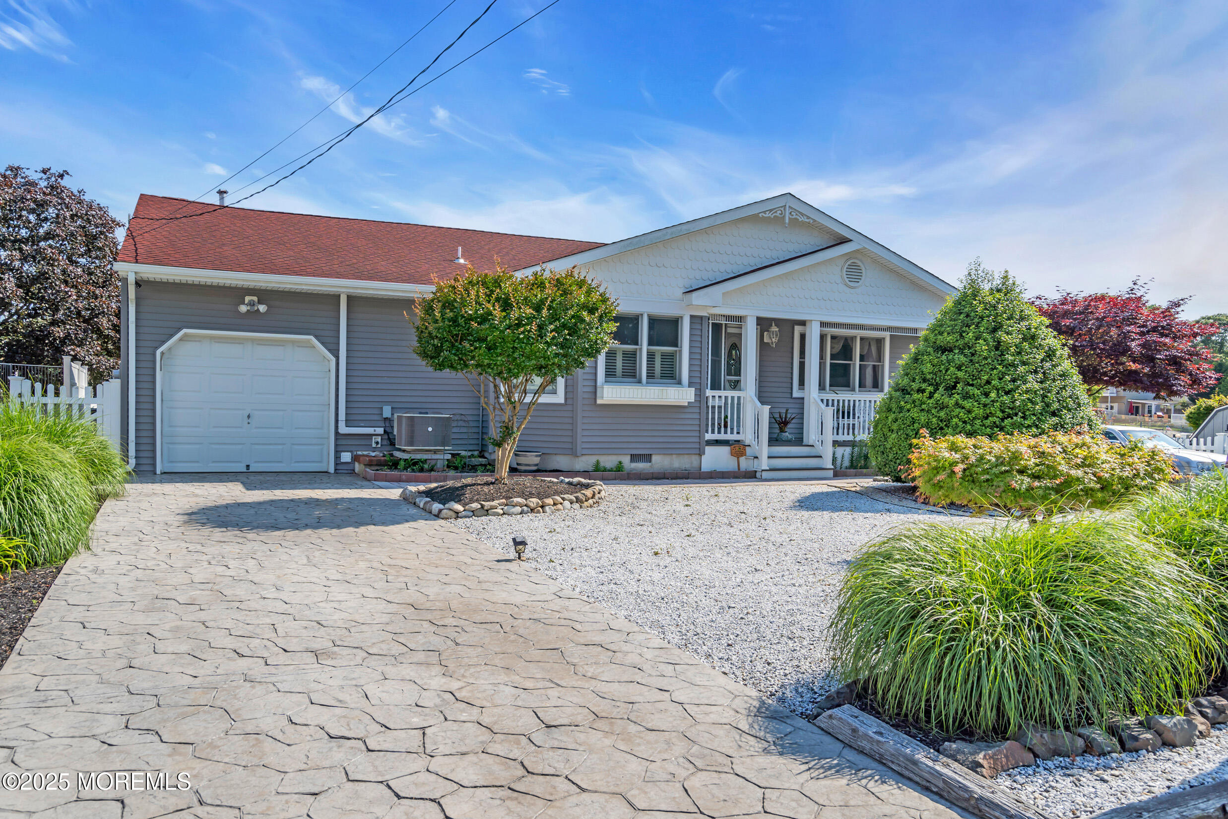 421 Laurel Boulevard