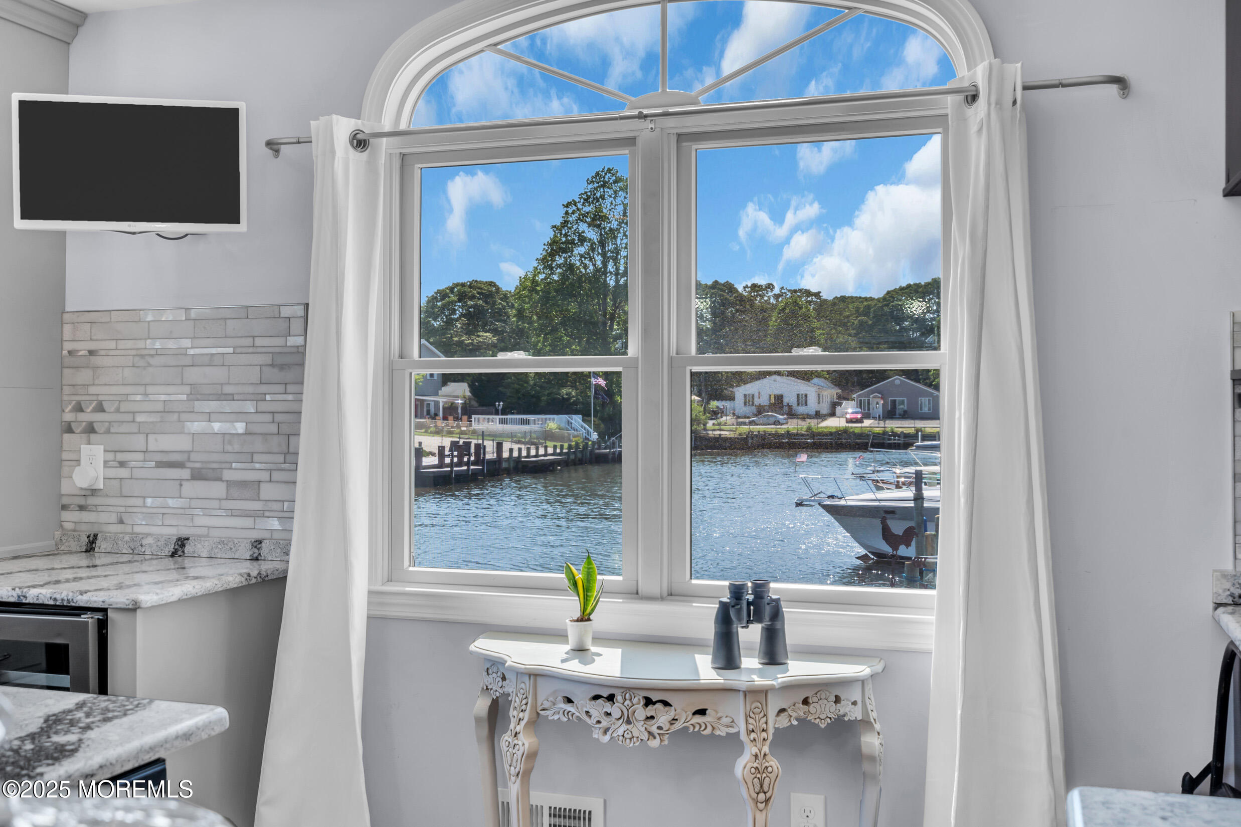 421 Laurel Boulevard