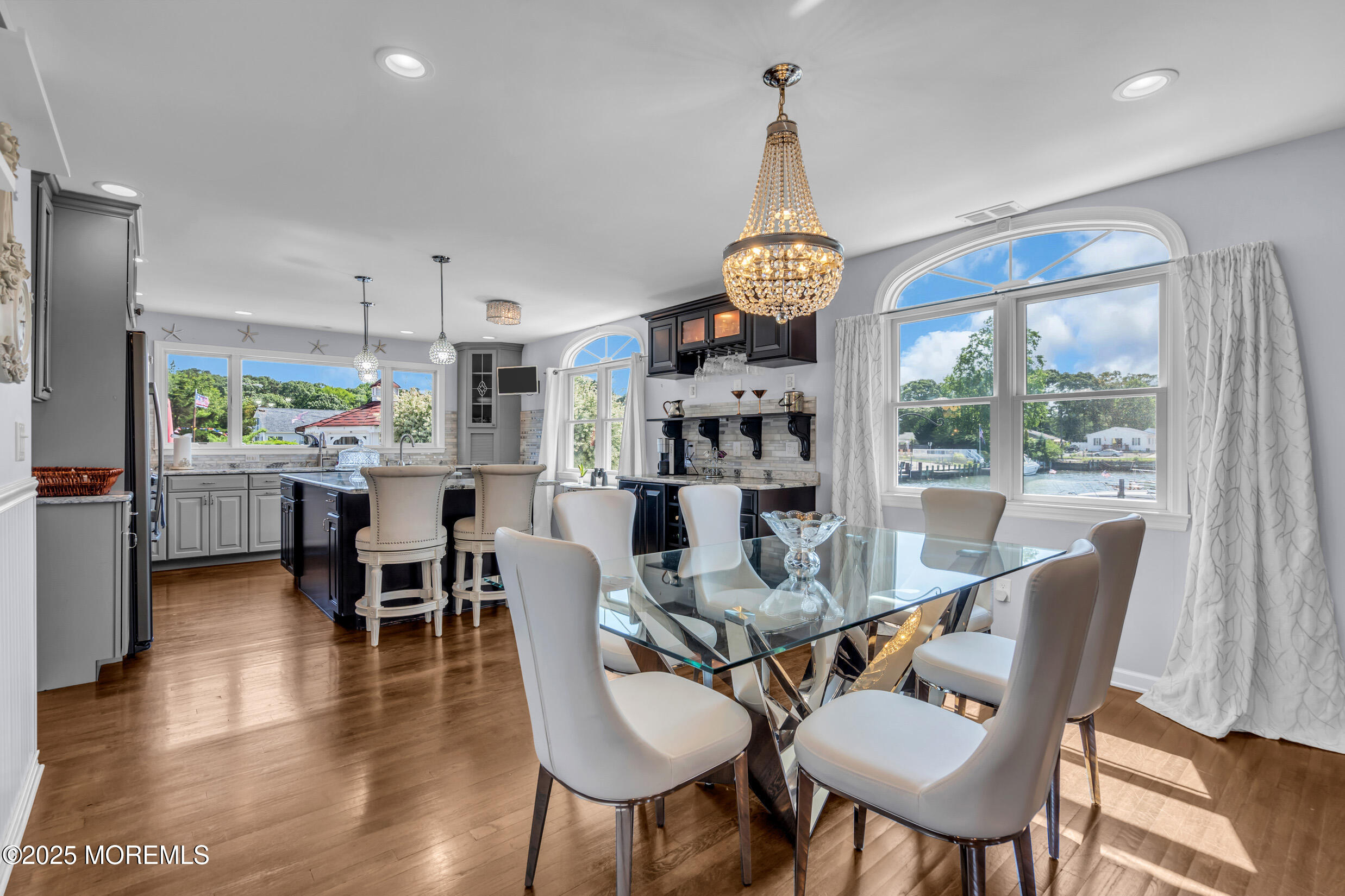 421 Laurel Boulevard