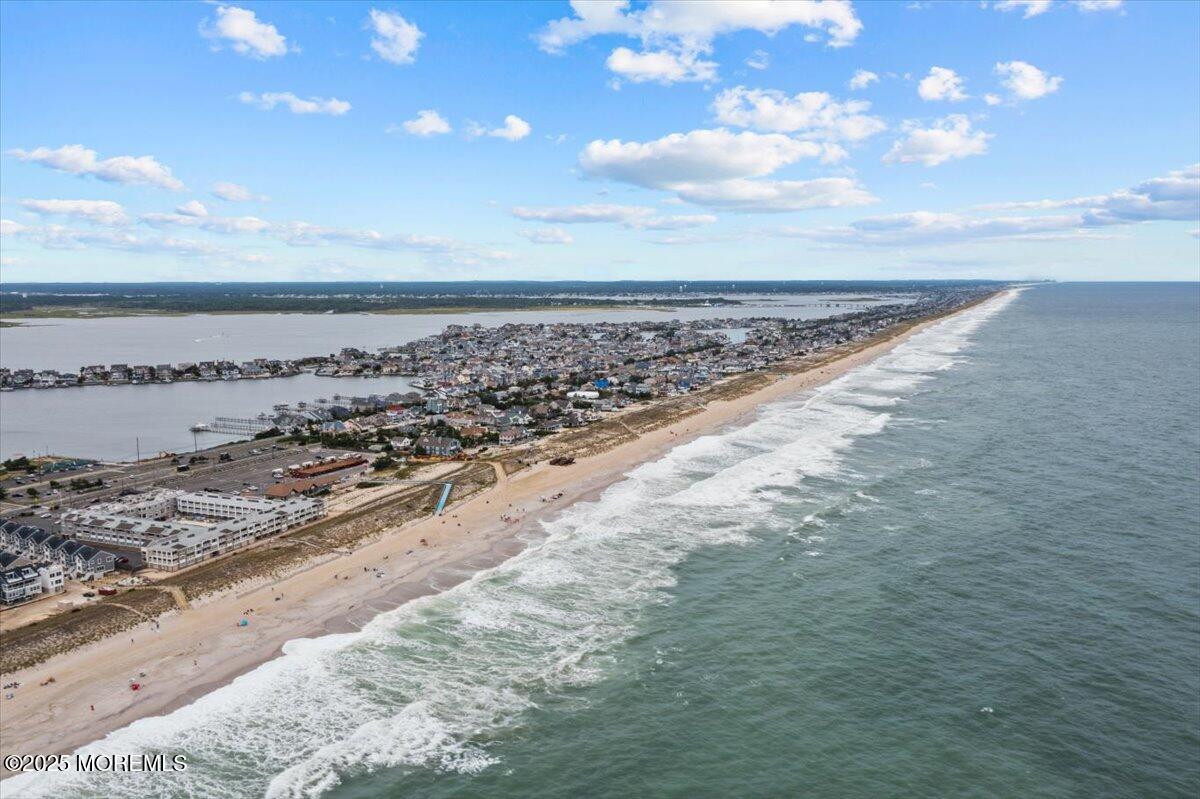 438 N Route 35, 1208