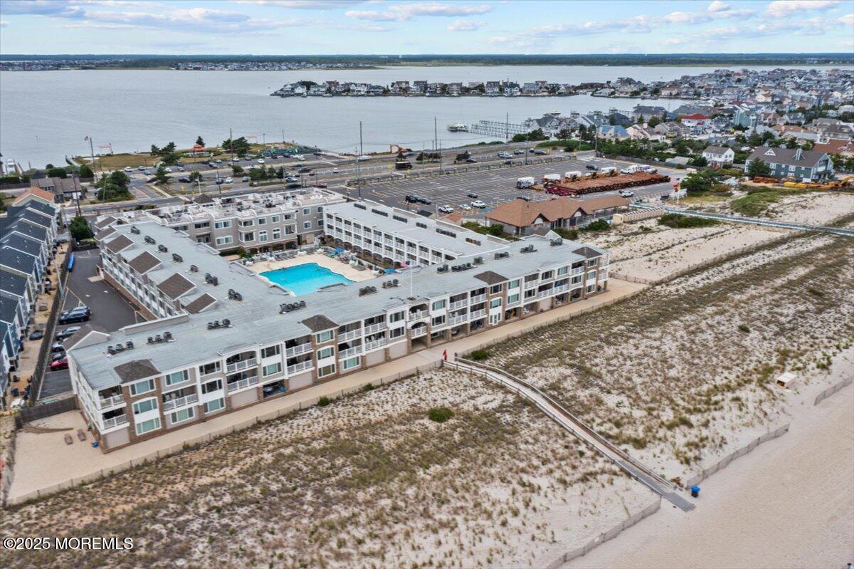 438 N Route 35, 1208