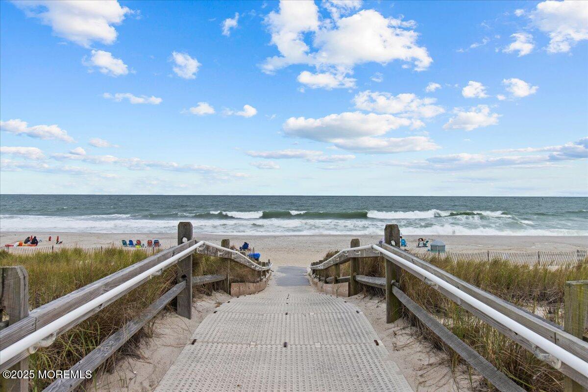438 N Route 35, 1208