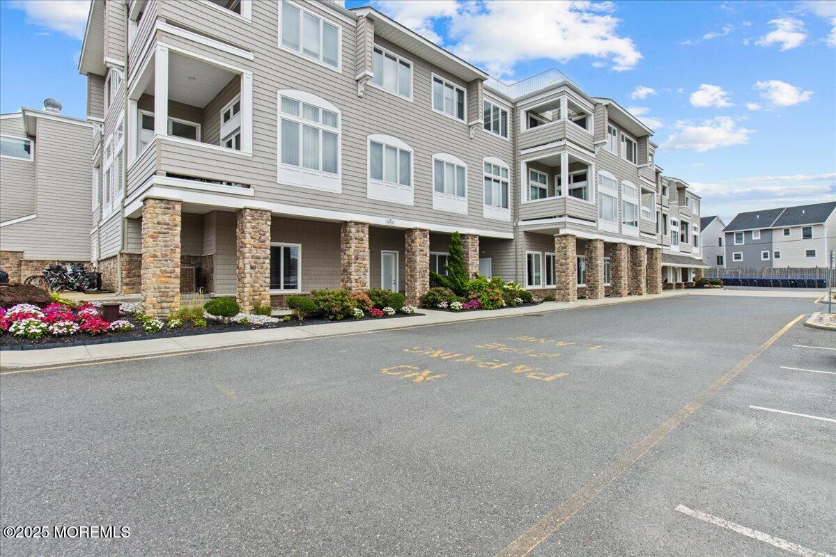 438 N Route 35, 1208