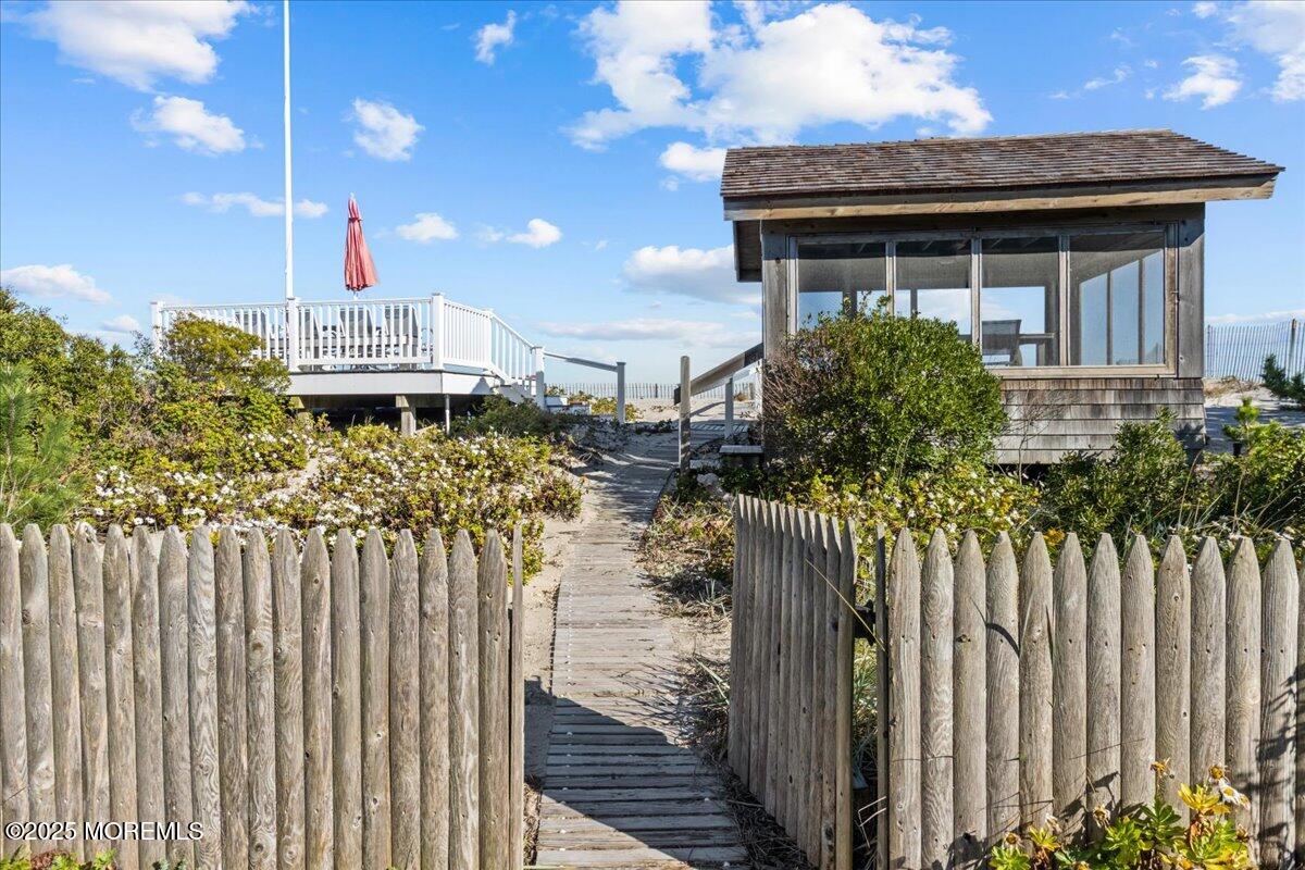 262 Sunset Lane, Mantoloking