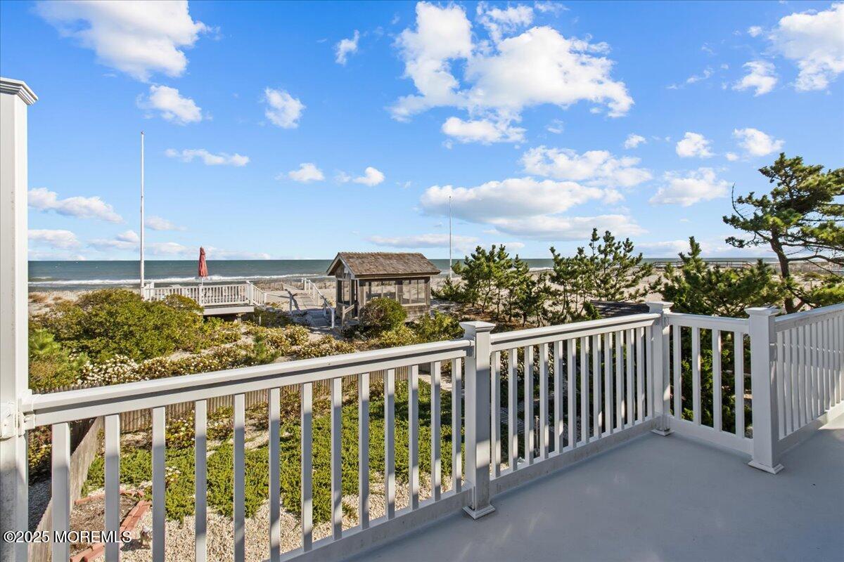 262 Sunset Lane, Mantoloking