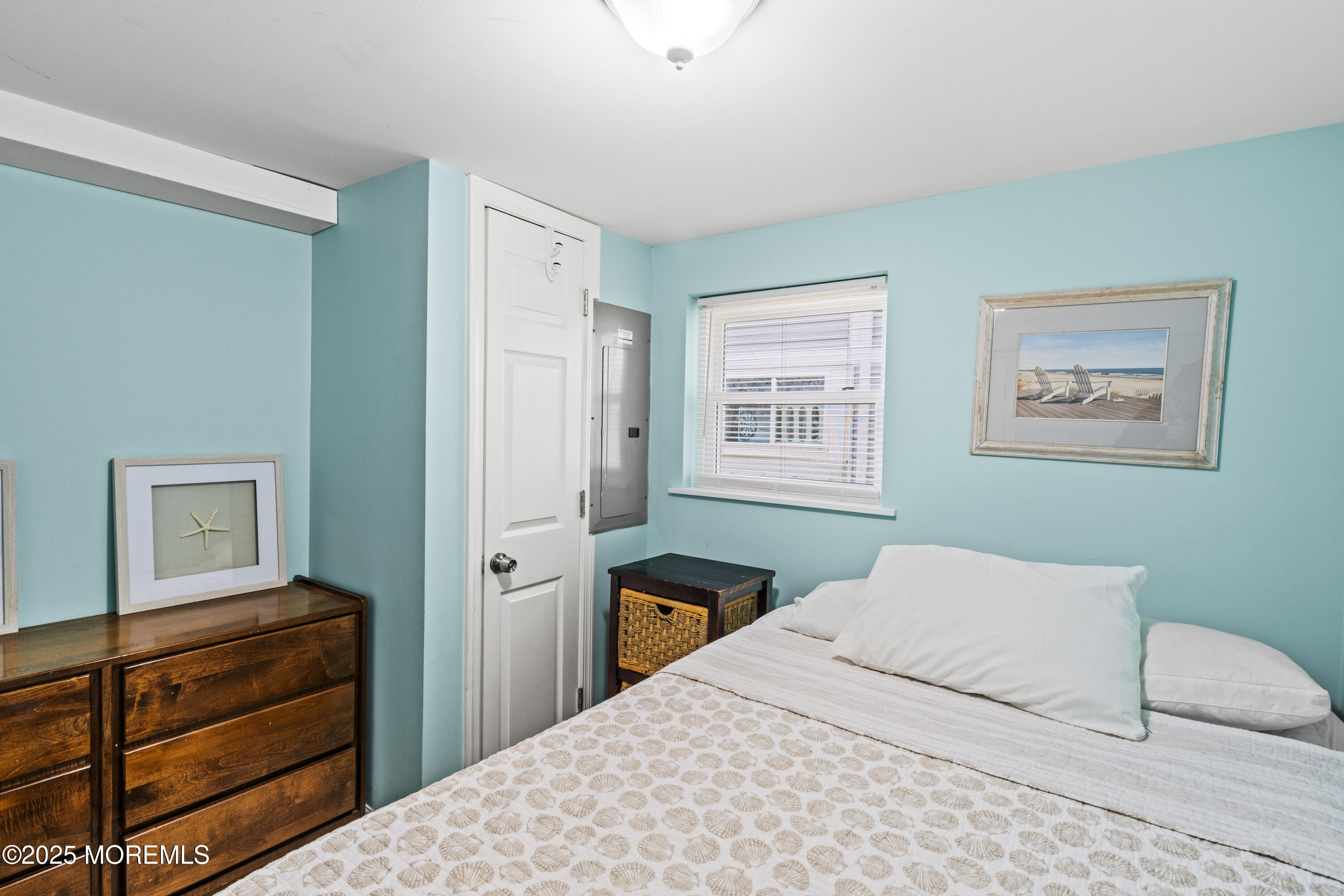 53 Carteret Avenue