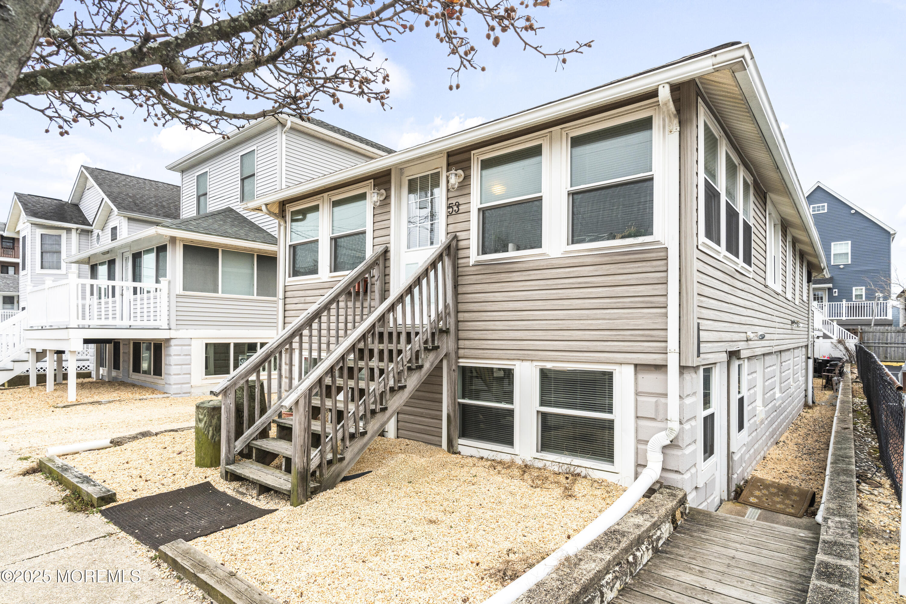 53 Carteret Avenue