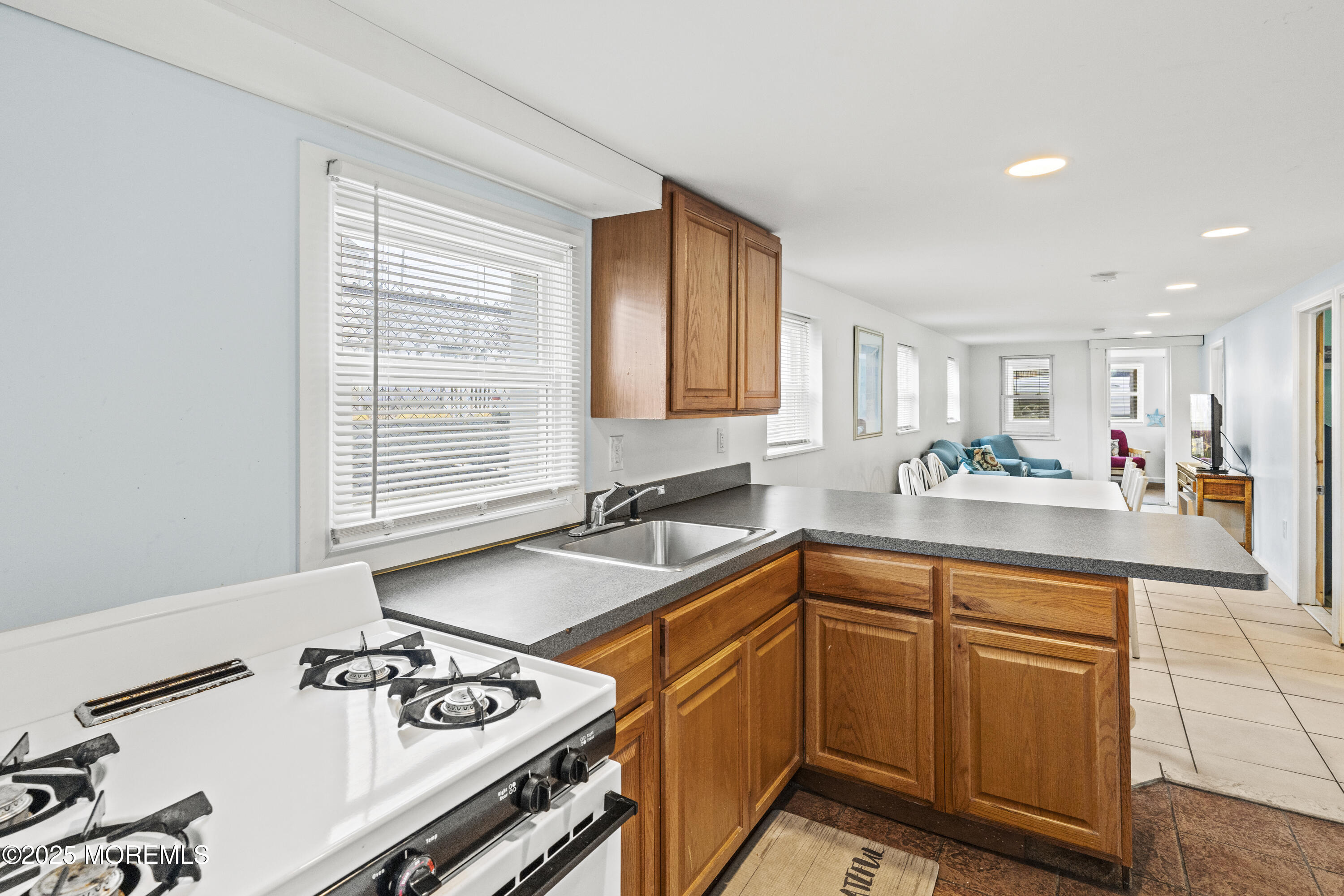 53 Carteret Avenue