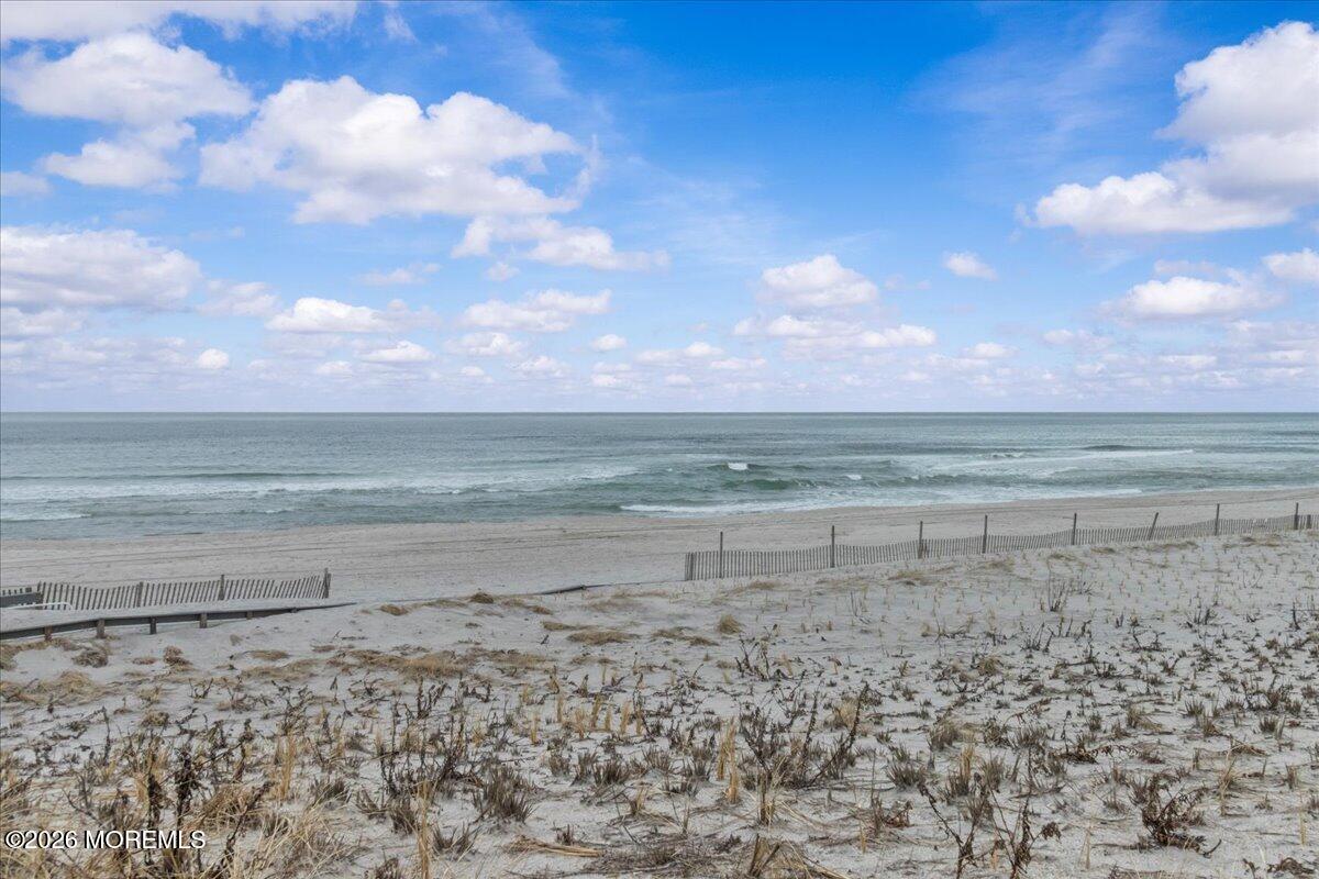 45 Fielder Avenue Weekly