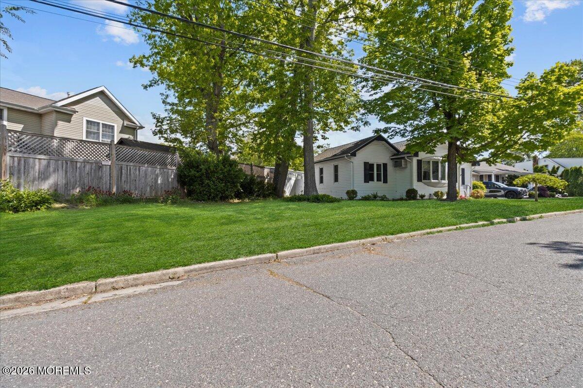 323 Woodmere Avenue