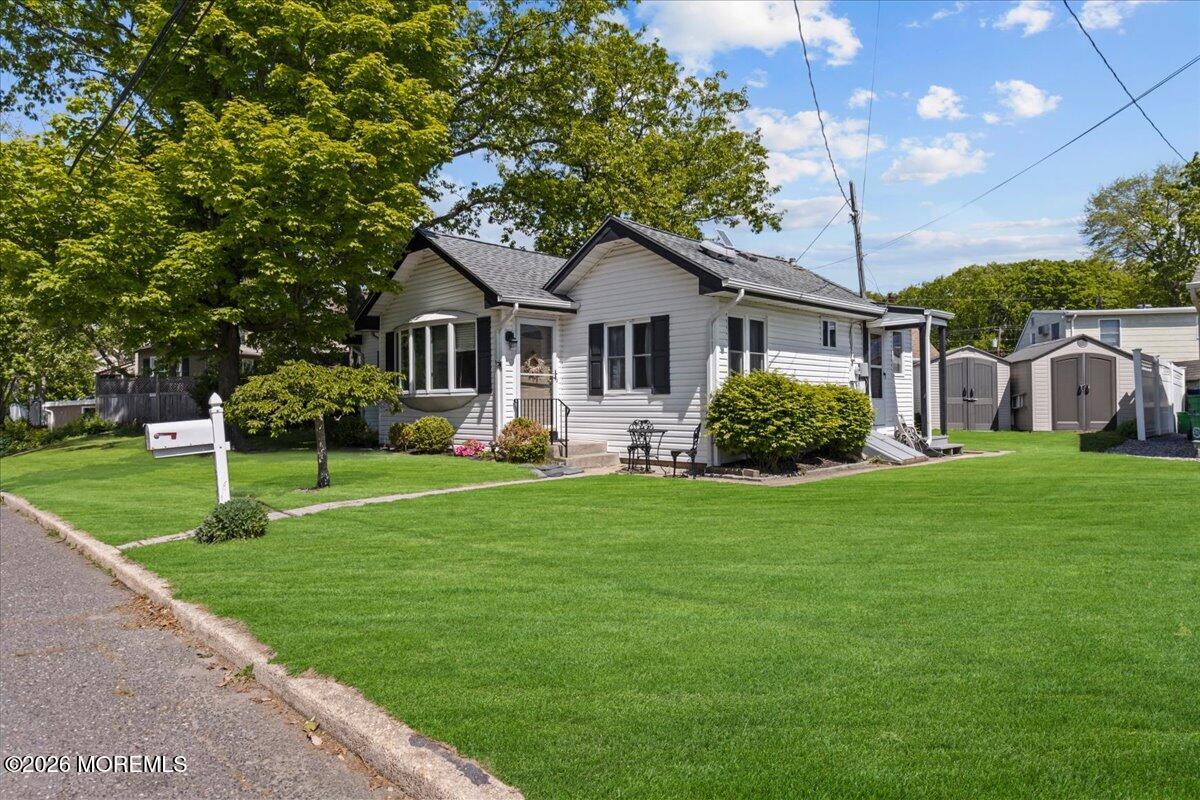 323 Woodmere Avenue