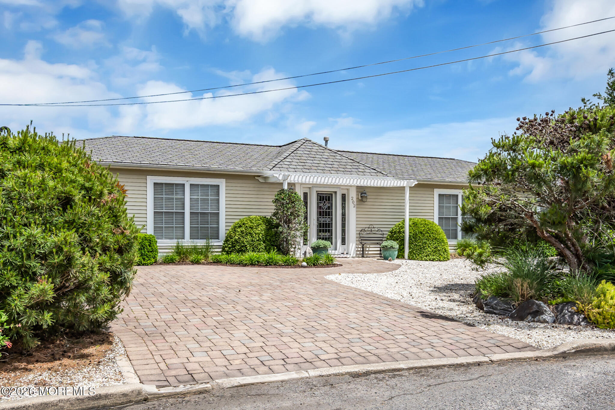 202 Newark Road S