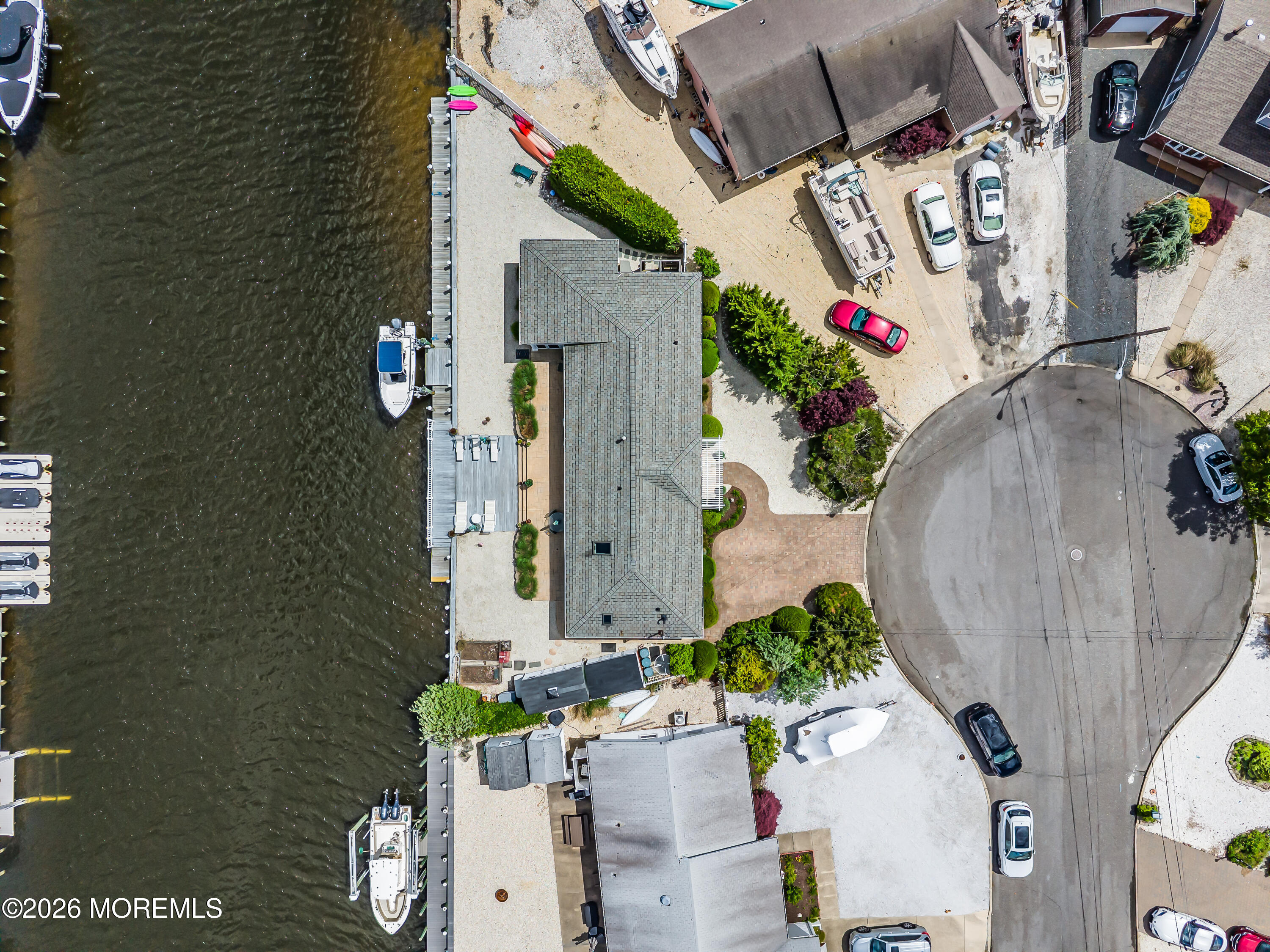 202 Newark Road S