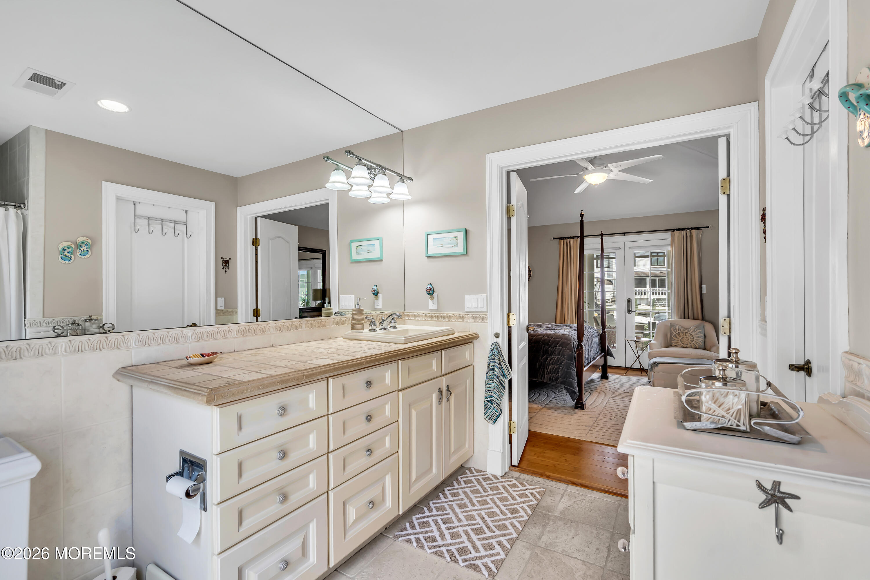 202 Newark Road S