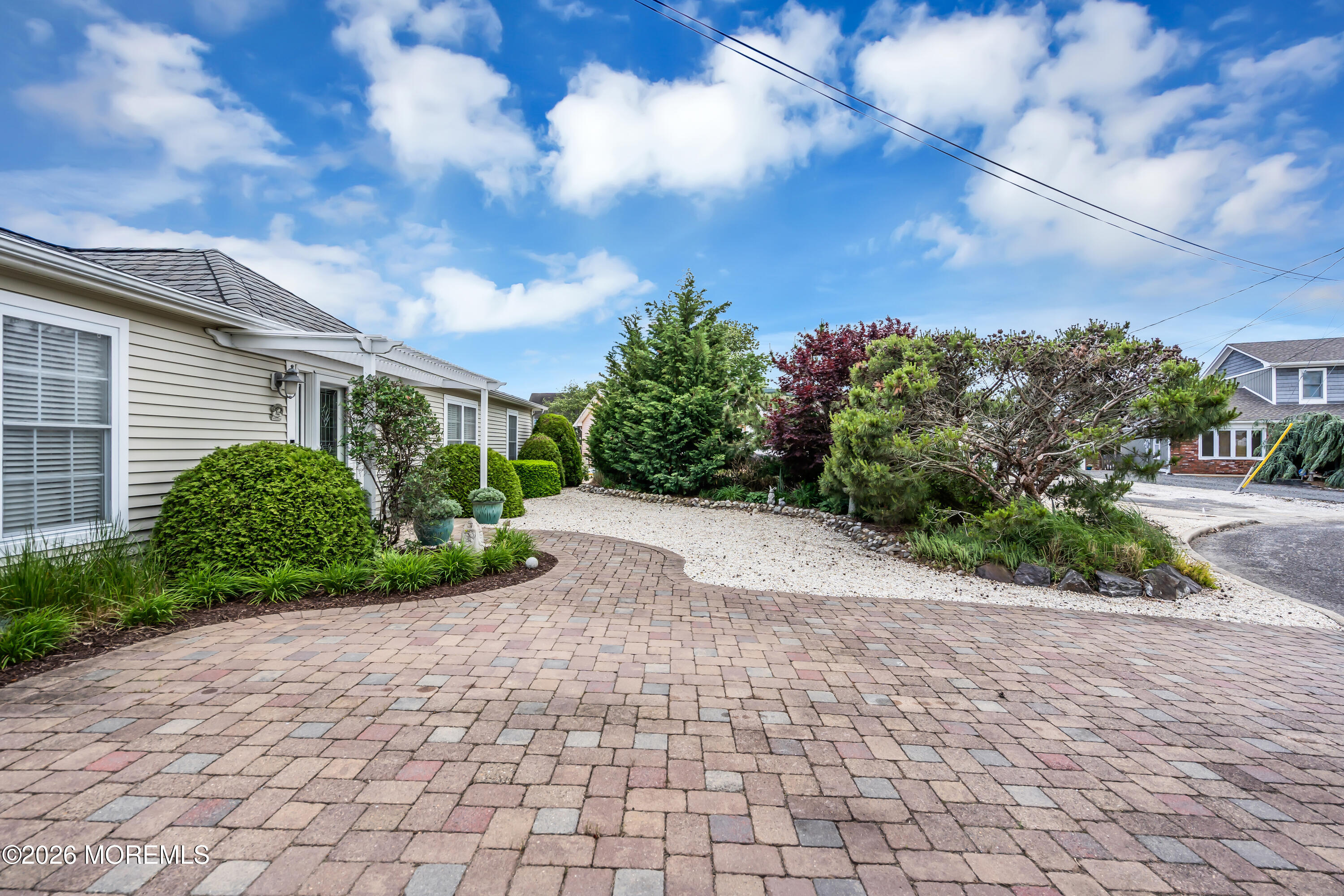 202 Newark Road S