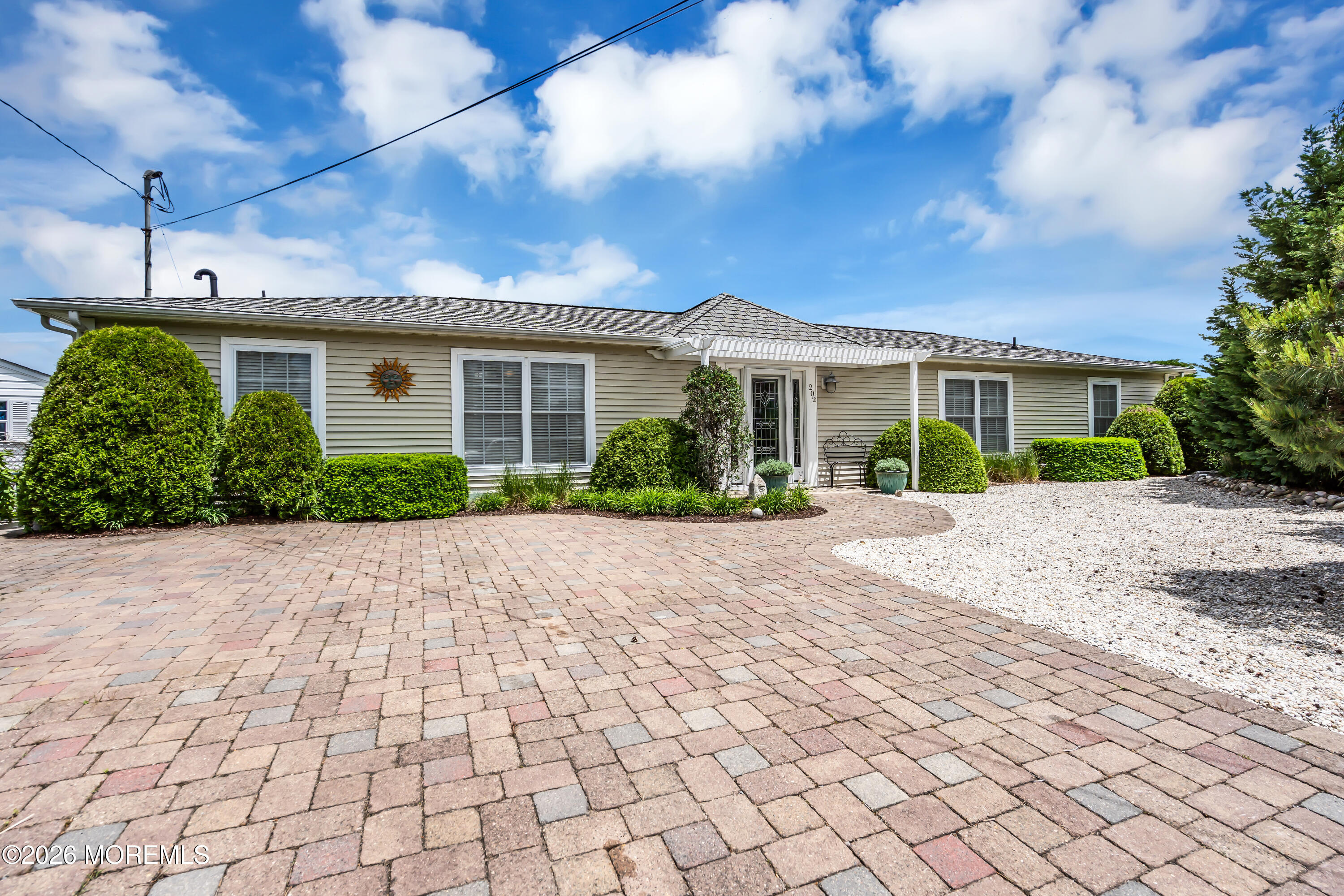 202 Newark Road S