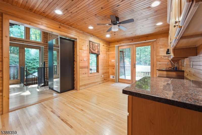 32 Valley View St