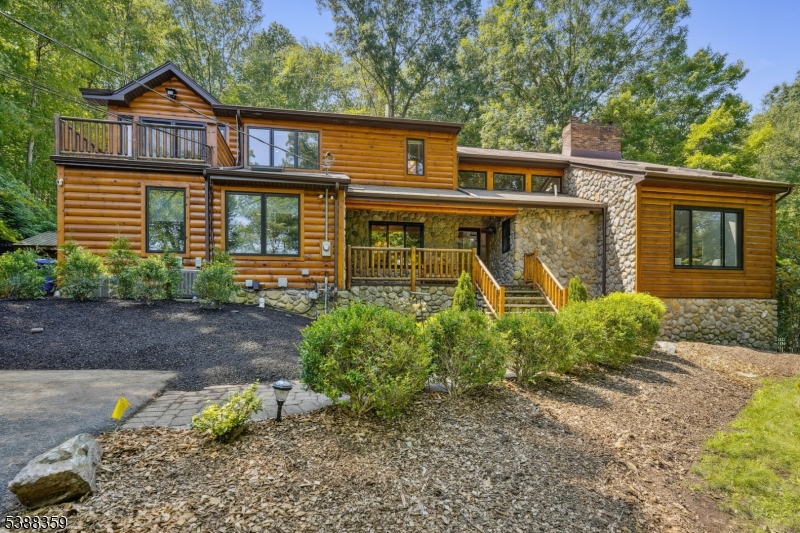 32 Valley View St