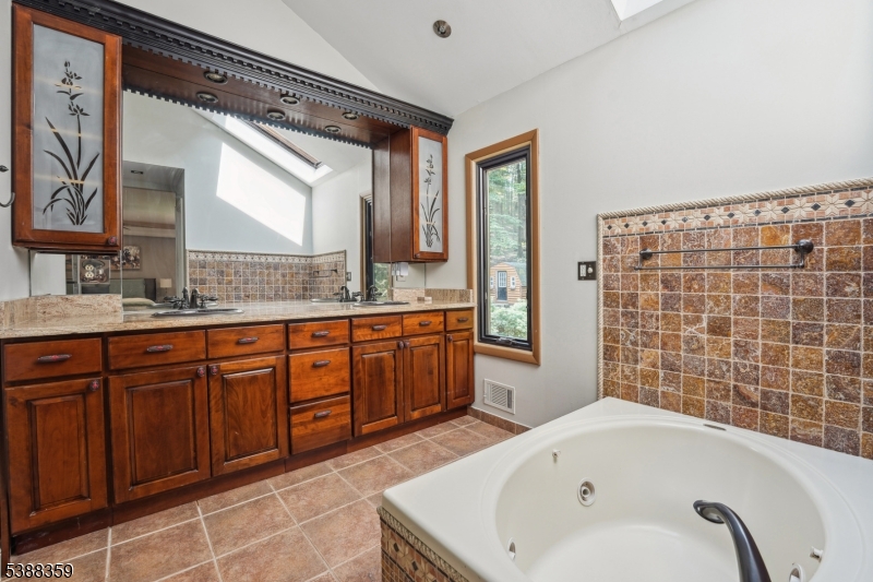 32 Valley View St