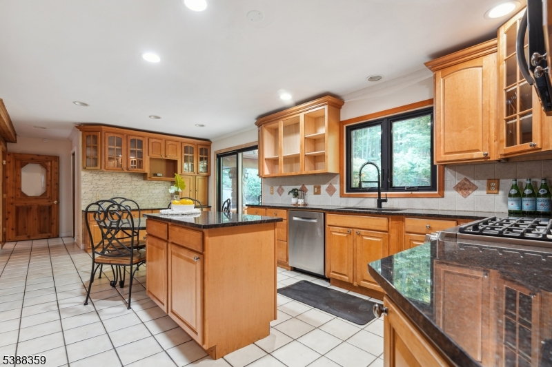 32 Valley View St
