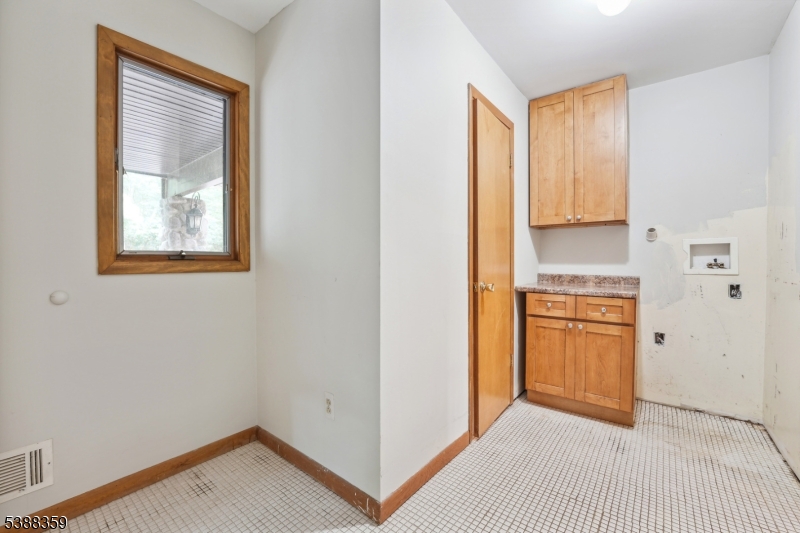 32 Valley View St