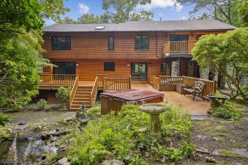 32 Valley View St
