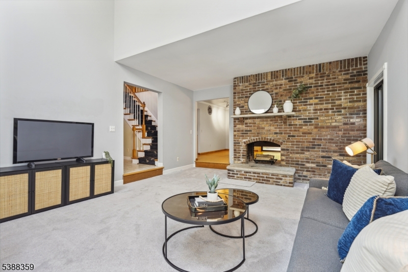 32 Valley View St