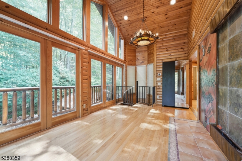 32 Valley View St