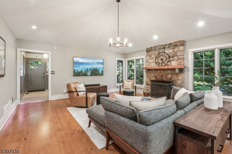 17 Valley View Ave
