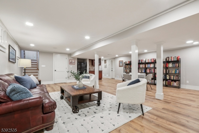 17 Valley View Ave