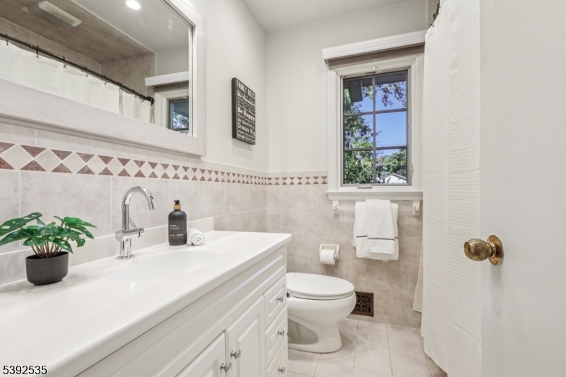 17 Valley View Ave