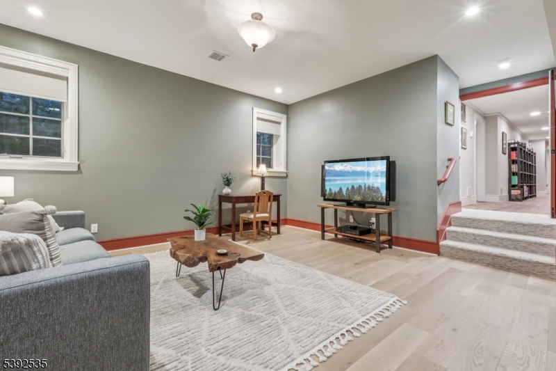 17 Valley View Ave