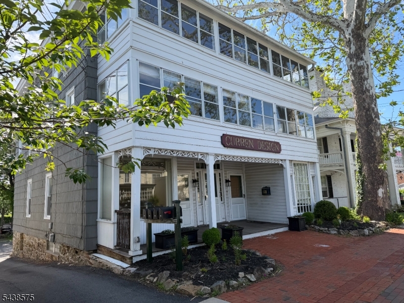 1 Hilltop Rd