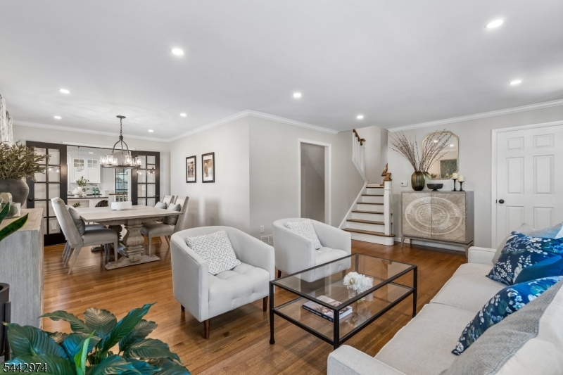 5 Raymond St