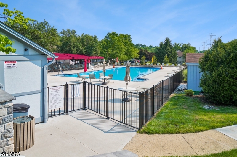 29 Coachlight Dr