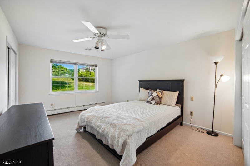 29 Coachlight Dr